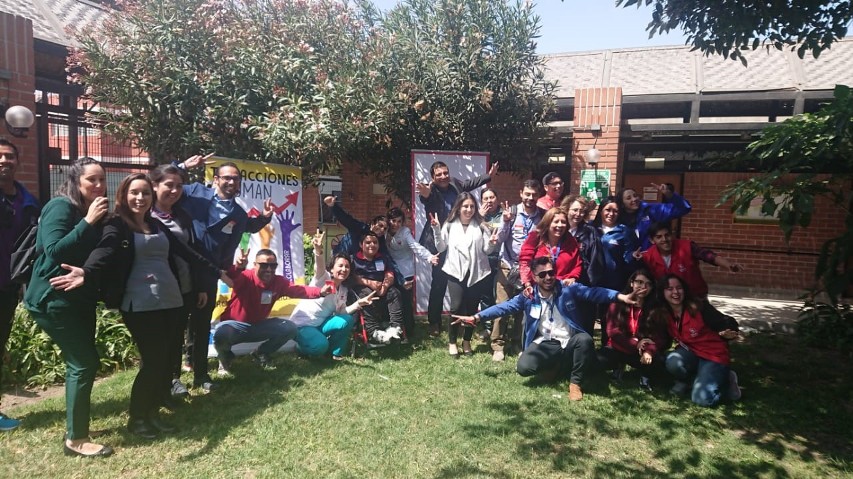 Autoridades junto a las personas que asistieron a la actividad.