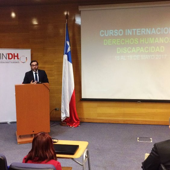Director Nacional del SENADIS abriendo el curso sonde DD.HH y Discapacidad