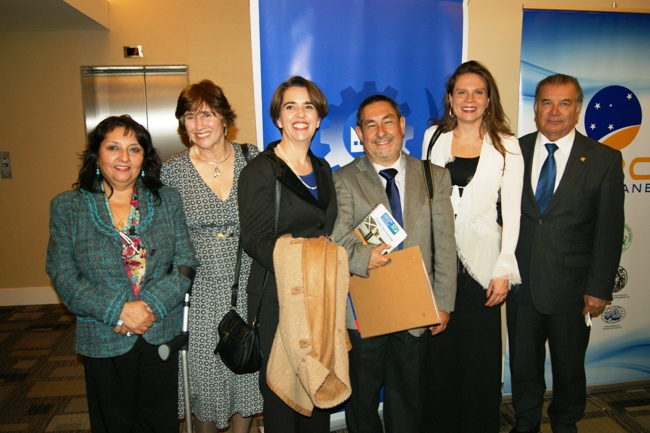 Directora Nacional junto a autoridades regionales