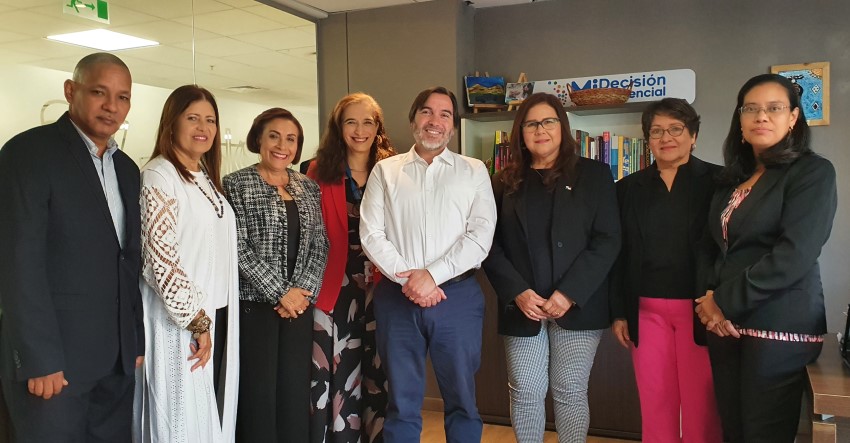 Director Nacional se reúne con SENADIS Panamá para aportar experiencia chilena al estudio poblacional de personas con discapacidad