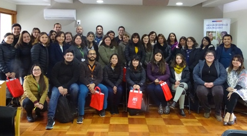 Profesionales del Servicio de Salud que participaron en la jornada informativa. 