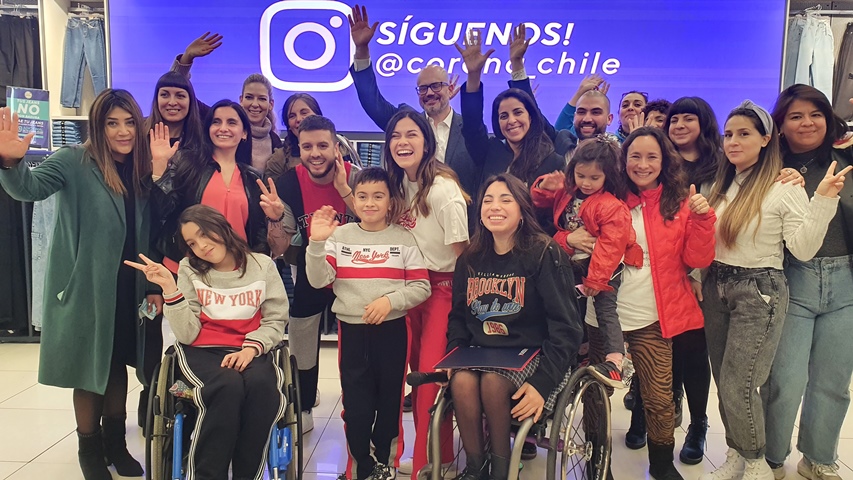 SENADIS participa en lanzamiento de colección de ropa inclusiva para personas con discapacidad física