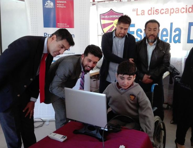 Intendente Regional de Antofagasta participa en ceremonia de entrega de cascos Lifeware en escuela F-33 de Calama