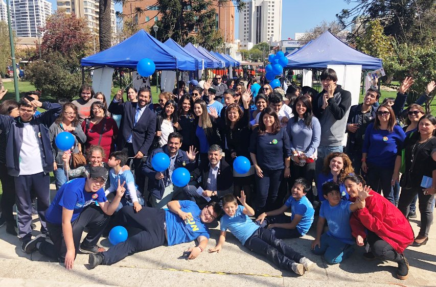 Autoridades junto a las personas que asistieron a la actividad.