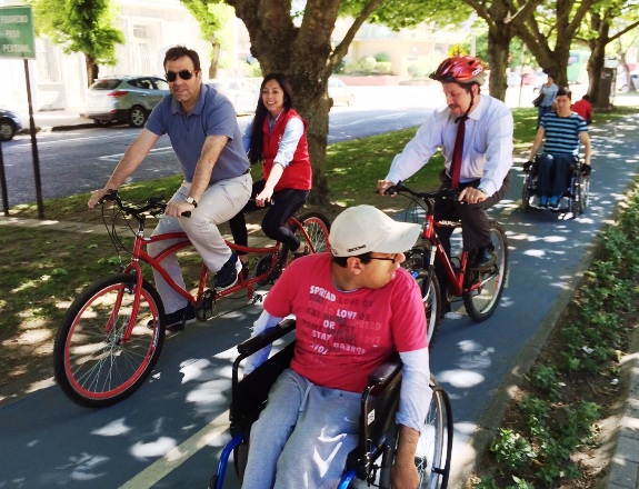 En bicicleta, patines o skate, Senadis invitó a recorrer parque inclusivo de Concepción  
