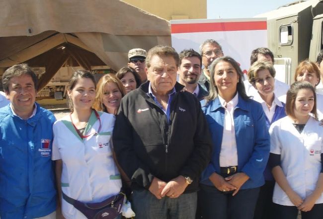 Ministra Villegas, Director Nacional de Senadis y Mario Kreutzberger con equipo de Teleton.