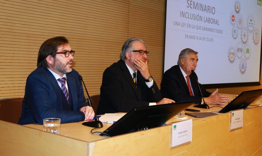 Director Nacional de SENADIS expone en seminario de la ACHS sobre la nueva ley de inclusión laboral