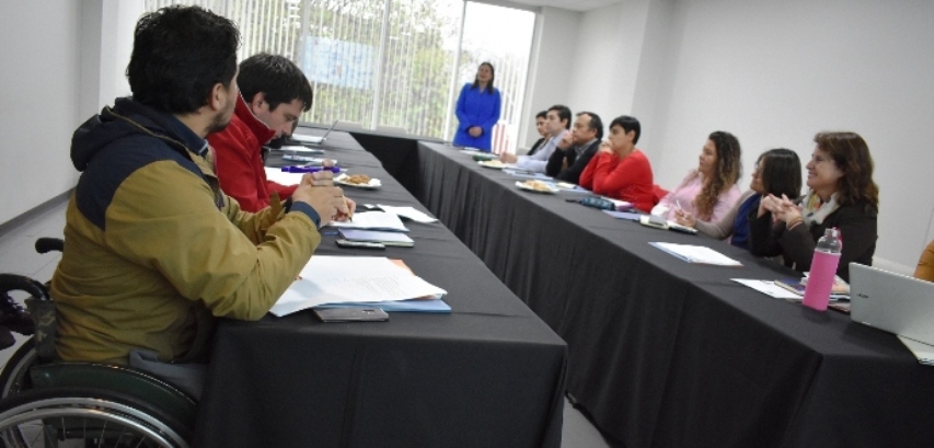 Directora Regional de Senadis entrega un saludo en la actividad.