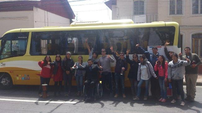 Autoridades junto a voluntarios de Vive tus parques