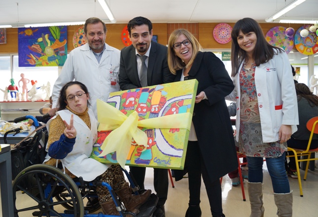 Director Nacional junto a Camila y ejecutivos de Teletón