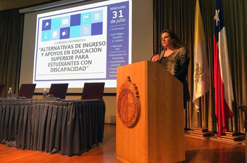 Directora Nacional de Senadis en la Jornada Informativa. 