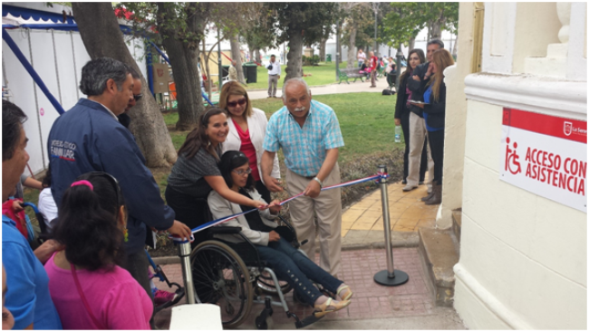 Alcalde de La Serena y Directora Regional de Senadis Coquimbo en la inauguración. 