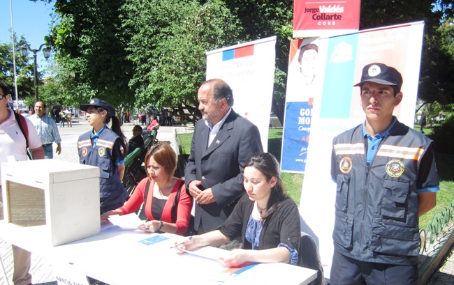 Mesa de votación en la actividad de voto inclusivo