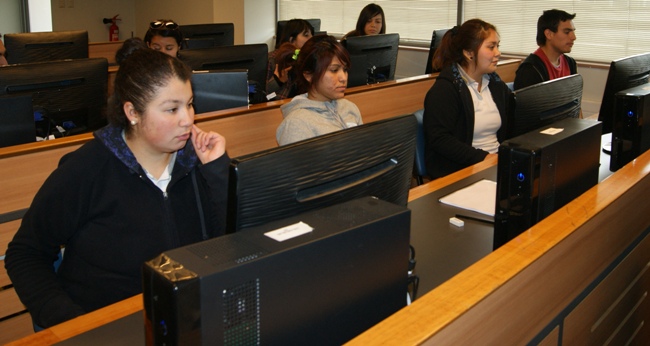 Jóvenes estudiantes. 