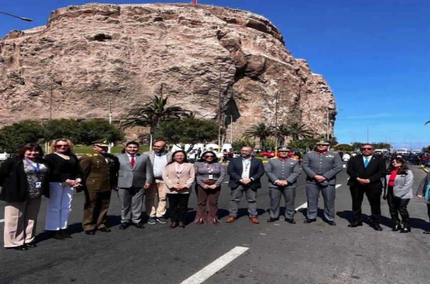 Foto grupal de los participantes en la ceremonia.