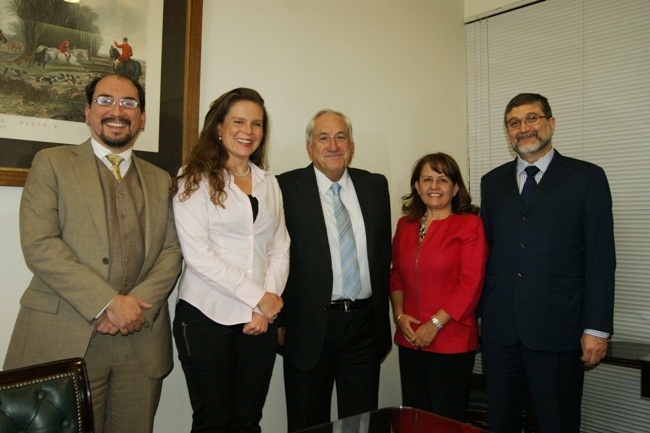 Directora Nacional del Senadis y el Gerente General Ejectuvo del BancoEstado.